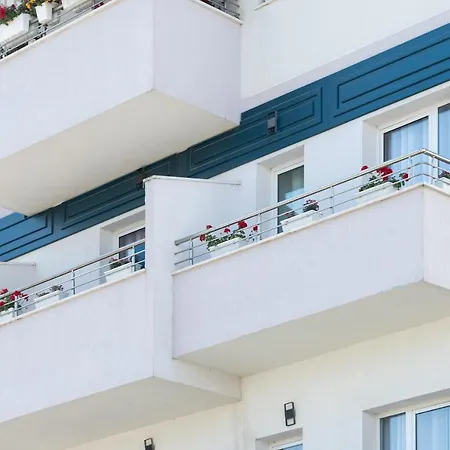 Compas Boutique Голем