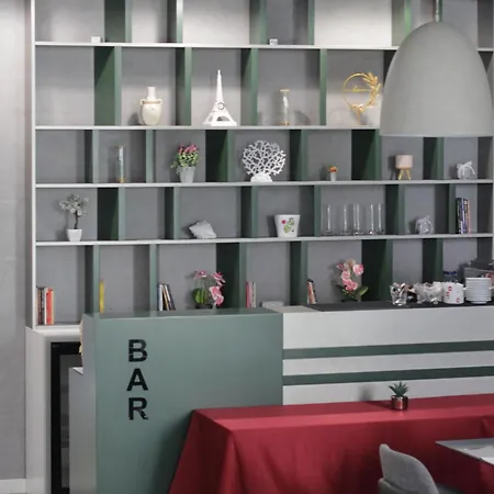 Compas Boutique Otel Golem (Tirana)