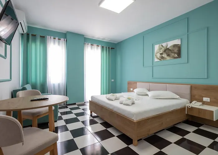 Hotel Compas Boutique 4*