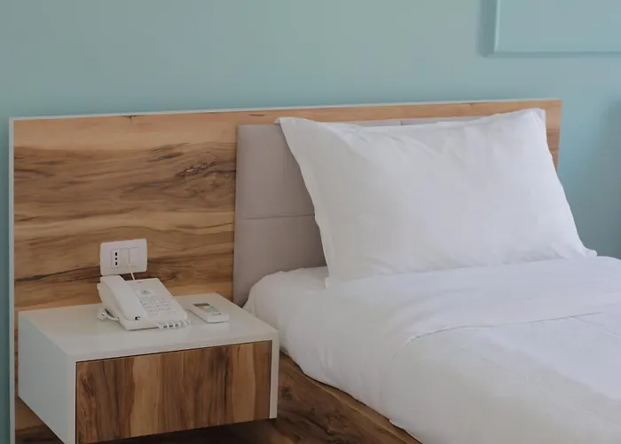 Compas Boutique גולם