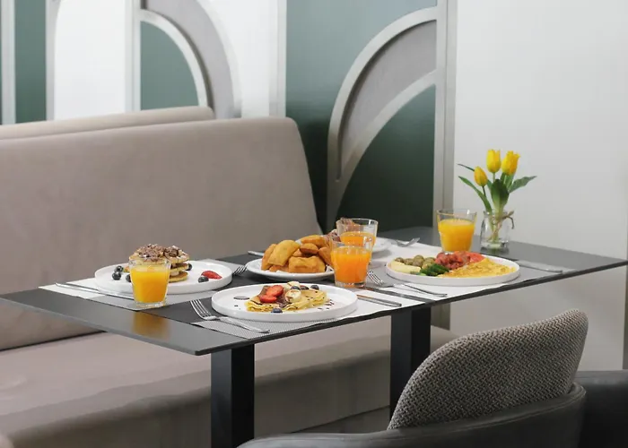 Hotel Compas Boutique 4*