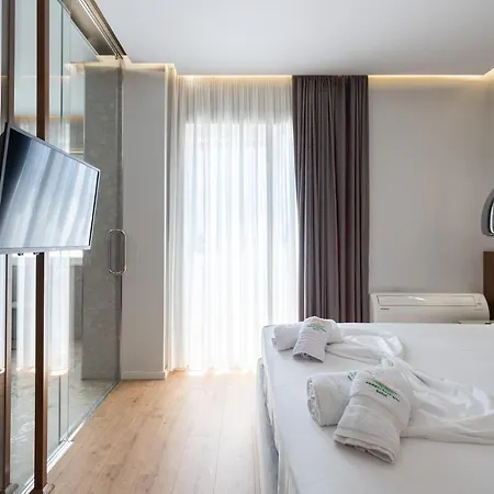 Compas Boutique Otel Golem (Tirana)